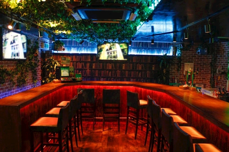 ガールズバー LENS