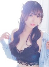 清純系美女の初披露セクシー下着グラビア