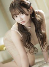 ドレスで魅せる、グラマラスな曲線美