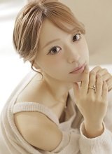 新人美女!初グラビア大胆下着ショット!