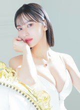 注目の新店ニュークラから美女撮りおろし！