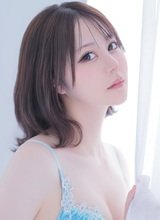 華やかな美女が覗かせる色気
