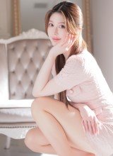 ドレスが映える、長身美女