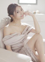 品よく甘く。モードなドレスグラビア