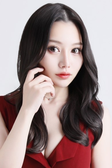 赤門倶楽部の朝比奈 みなみ