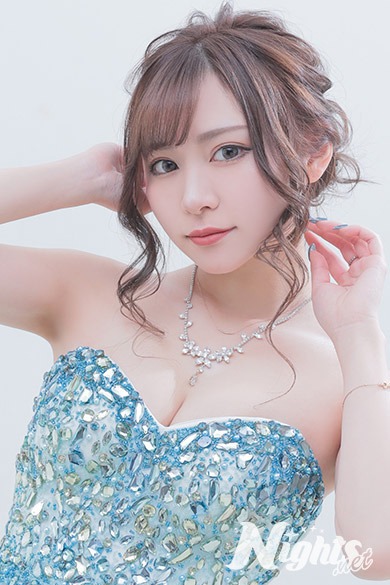 カルネの新垣　ゆきの