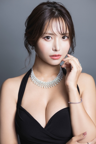 BARCELONA　FILLIAの百合 もも