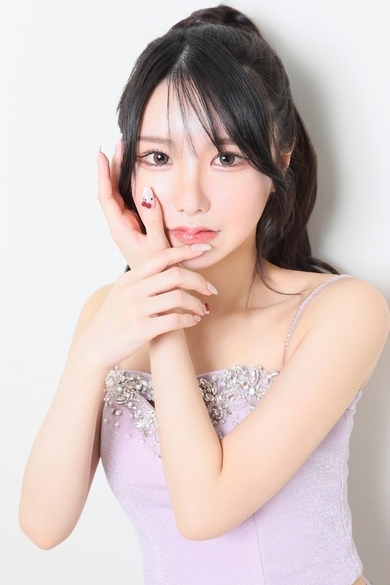 Paris Collectionの綾瀬 ネネ