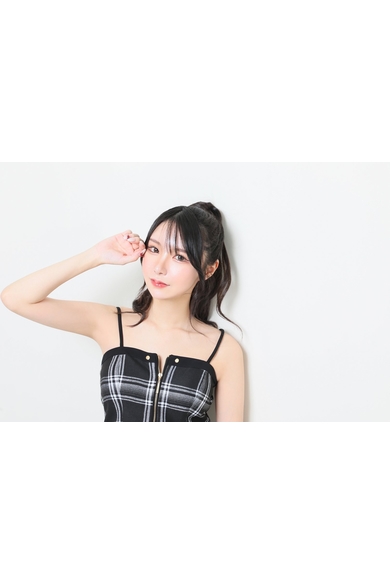 Paris Collectionの綾瀬 ネネ