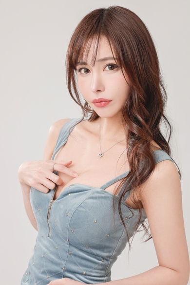 BARCELONA　Lounge 凛の楠  めい菜