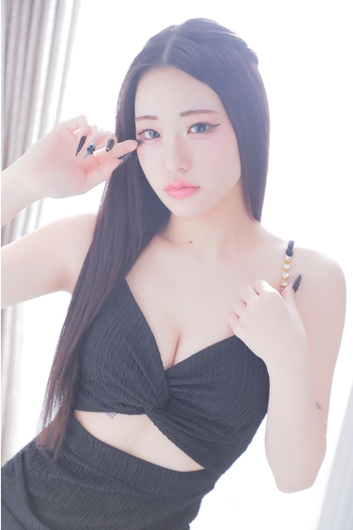 NEW CLUB ROYAL STAGEの羽依
