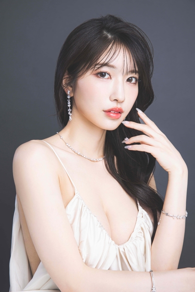 BARCELONA　桃李の湊 ゆな