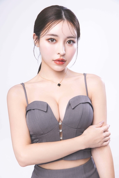 BARCELONA　桃李の椿 りな