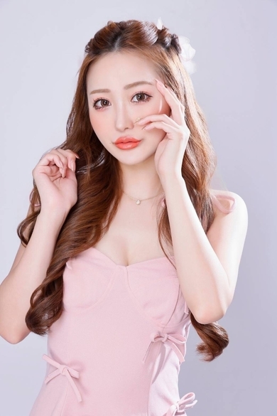 BURJ AL CLUBのあやか