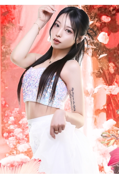 NEW CLUB pretty WOMENのせな