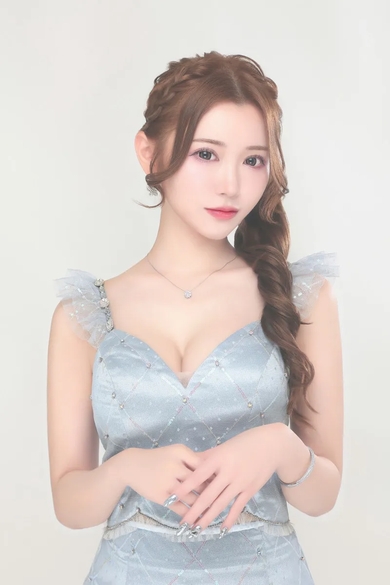 CLUB BURJの百瀬杏