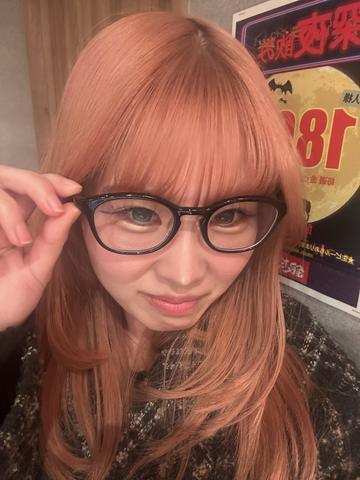 メガネ似合わないイブ