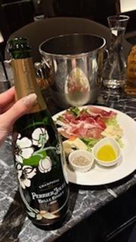 親指クリスマスツリー🎄🥂💐💖