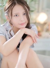 自然体美女の私服ショットを公開!