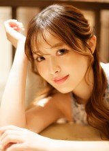 上品に艶やか。ドレスで魅せる店内グラビア
