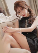 ラフに魅せて、ドレスで華やぐ。