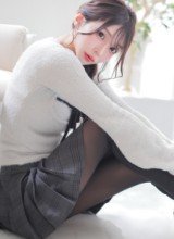 ドレスで艶めき、私服で近づく。