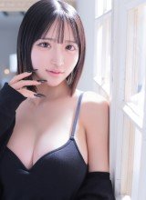 ヘルシーな魅力溢れる美女がグラビア初登場！