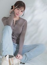 自然体な美しさが目を引く私服ショット!