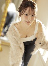 秋のぬくもり感じる私服グラビア