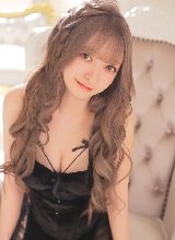 サイドの透け感がセクシーなランジェリーグラビア!