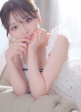 初グラビア！自然体に見惚れる…
