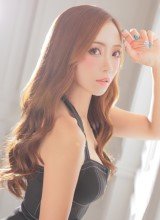 色気際立つ、夜のドレスコード