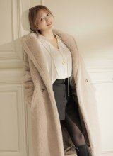 大人の気品漂わせる冬コーデ